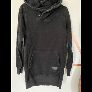 Long Volcom sweater